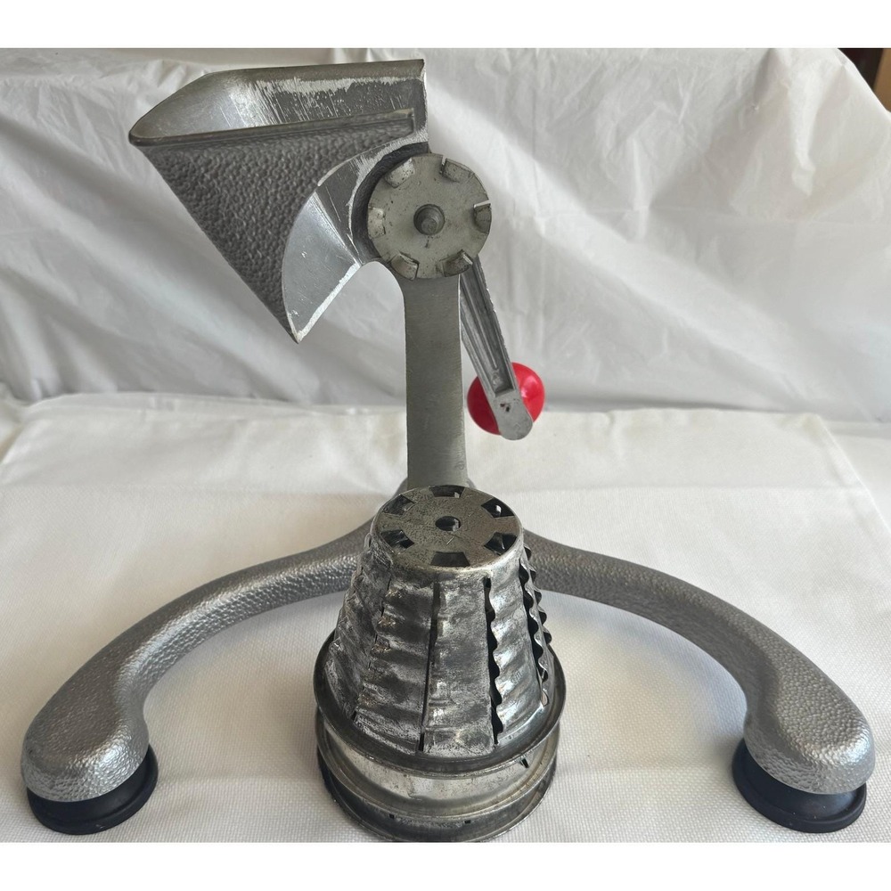 Vintage Vita Craft Saladizer Food Cutter L.G. Gildersleeve Pasadena 3 Cones Red